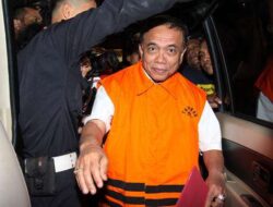 Gema Takbir Warnai Vonis 7 Tahun Penjara Irwandi Yusuf