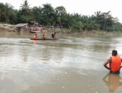 Kesulitan, Warga Butuh Alat Berat  Angkat Mobil Terjun ke Sungai Wampu