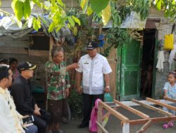 Dikunjungi Bupati, Norman Curhat Tidur di Luar Beralaskan Tikar dan Spanduk