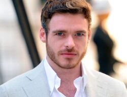 Richard Madden Bakal Gantikan Daniel Craig sebagai James Bond?