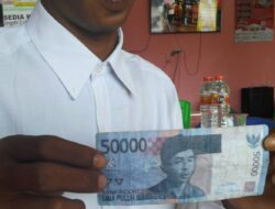 Pemuda Singkil Temukan Uang Palsu Pecahan Rp50 Ribu di Jalan Bandara