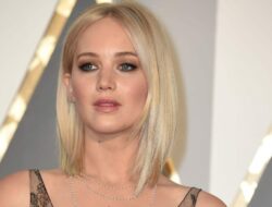 Kenakan Cincin Besar, Jennifer Lawrence Tunangan dengan Cooke Maroney?