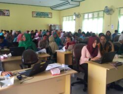 Operator dan Bendahara Desa Dilatih Operasikan Aplikasi Siskeudes Versi Baru