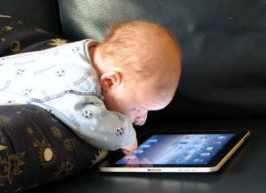 Dear Orangtua, Ini Panduan Terbaik Beri Anak Gadget Menurut WHO