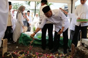 Hadiri Pemakaman Bupati Asahan, Walikota Medan: Beliau Orang Baik
