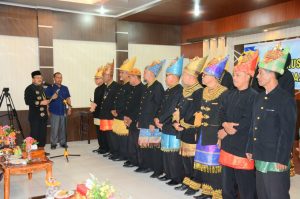 Kukuhkan Pengurus MAA  Langsa, Walikota: Melestarikan Adat Istiadat Aceh