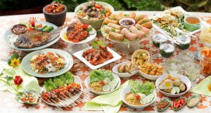 Awas…Ini Bahaya Makan Kekenyangan Saat Buka Puasa