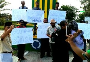Kekerasan Terhadap Wartawan Bandung, Jurnalis Aceh Singkil Gelar Teatrikal