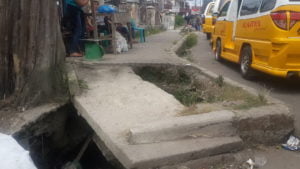 Trotoar Menganga di Kawasan Tugu Bambu Runcing  Jiwa Pengguna Jalan Terancam