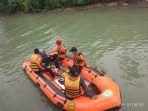 Basarnas Meulaboh Bantu Pencarian Korban Terseret Ombak