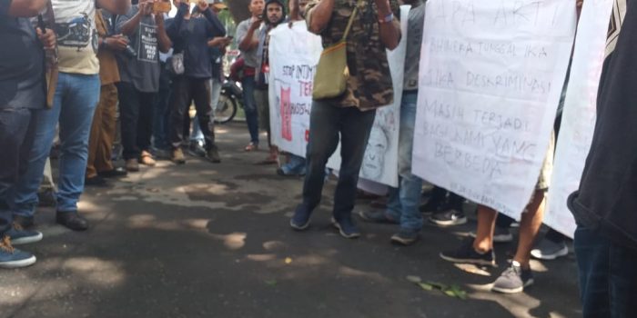 Mahasiswa Papua Unjukrasa di Kantor DPRD Sumut