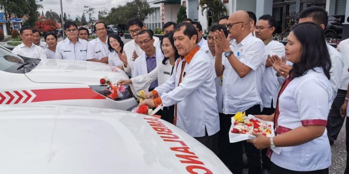 Jangkau Layanan  Kesehatan Hingga ke Desa  Pemkab Karo Salurkan 17 Unit Ambulance