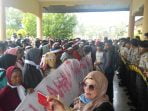 Pendemo Tuding Bupati Aceh Singkil Pembohong ﻿