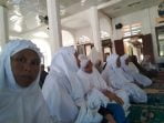 Warga Singkil Gelar Salat Gerhana