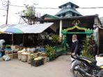Pemkab Diminta Tertibkan Pedagang di Halaman Masjid Lama Kabanjahe