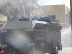 Watercanon Polres dan Damkar BPBD ‘Serang’ Perkantoran di Aceh Singkil