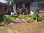 Kajari Labuhanbatu Bagikan Sembako Untuk Keluarga Tidak Mampu
