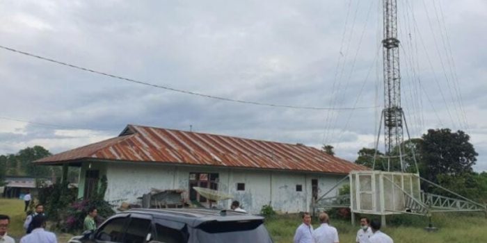 Warga Bandar Tongging Desak Tower Telkomsel Segera Dibongkar
