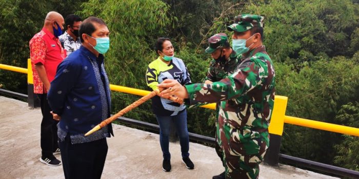 Program TMMD 107 Selesai Dikerjakan, Terkelin dan Dandim 0205/TK Tinjau Jembatan Merah Putih