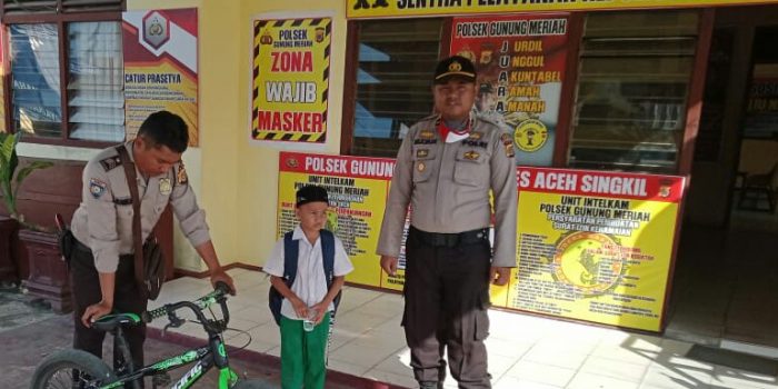 Pulang Mengaji, Bocah Ini Lupa Jalan Pulang Malah Nyasar Ke Polsek
