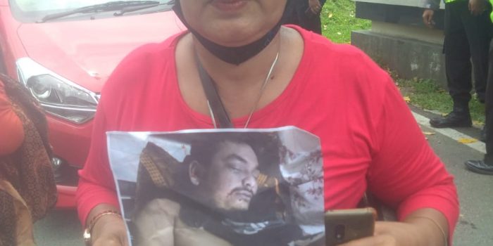 Aksi di Mapolda Sumut, Keluarga Tak Terima Abdi Ginting Disebut Tewas Karena Lemas