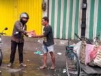 Raja Sayur Bagikan Paket Minuman dan Makanan Sehat di Tengah Pandemi