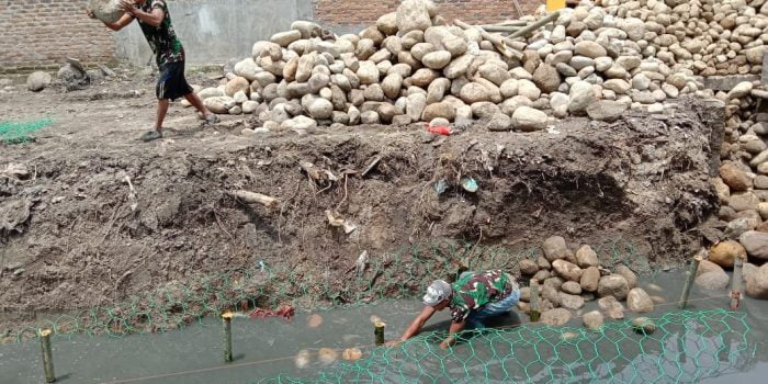 Memasuki Hari Ke-6,Satgas Berjibaku Kerjakan Bronjong