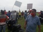 Massa Gapoktan Naga Jaya Anarkis Paska Kunker Komisi B DPRD Sumut
