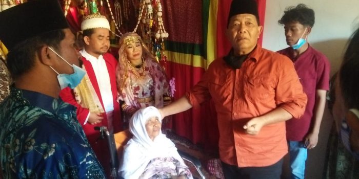 Dahlan Hasan Nasution Hadiri Resepsi Pernikahan Putri Alm Zainal Husni di Natal