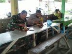 Kebersamaan Sinergi Antara Babinsa Dan Bhabinkamtibmas Makan Siang Bersama