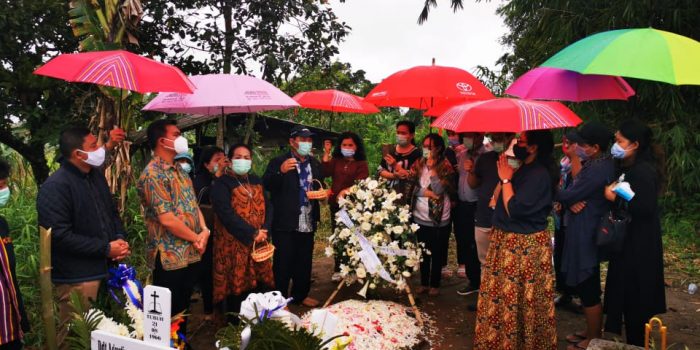 Bupati karo ajak Forkopimda ziarah ke makam Ketua moderamen GBKP di Sukamakmur
