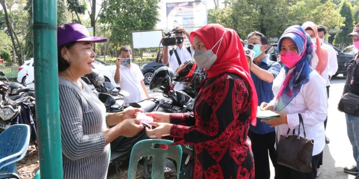 TP PKK Kota Medan Sosialisasi Gebrak Masker di Kecamatan Medan Kota