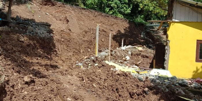 Akibat Intensitan Hujan Tinggi Satu Unit Rumah Dihajar Longsor