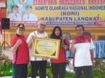 KONI Langkat  Beri Penghargaan ke Kadispora