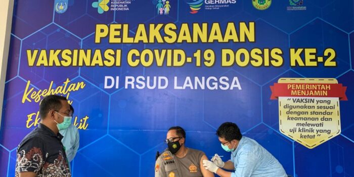 Ini Imbaun Kapolres Langsa Saat Disuntik Vaksin Covid-19 Tahap II