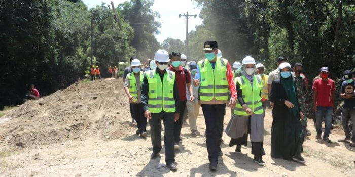 Gubernur Aceh Ground Breaking Peningkatan Jalan Aceh Selatan dan Singkil