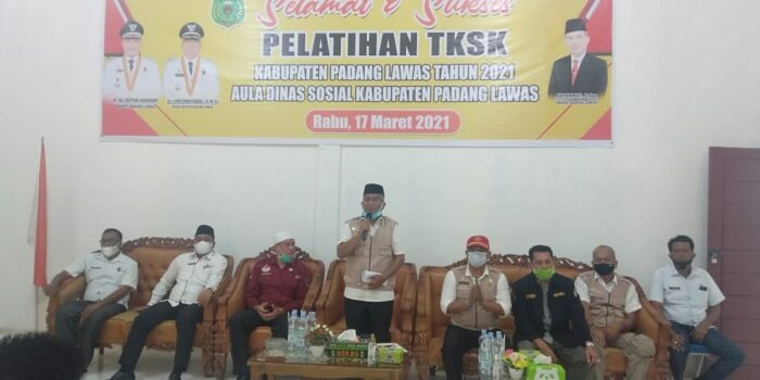 Wabup Zarnawi Buka Pelatihan TKSK Kecamatan