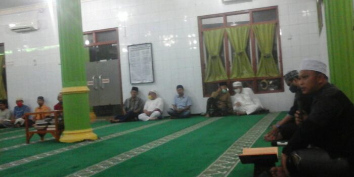 Pengajian di Masjid Raya, Miftahul Iman: Bergerak Saat Sholat