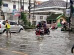 Hujan Deras Sebentar Sebagian Jalan di Medan Terendam Banjir