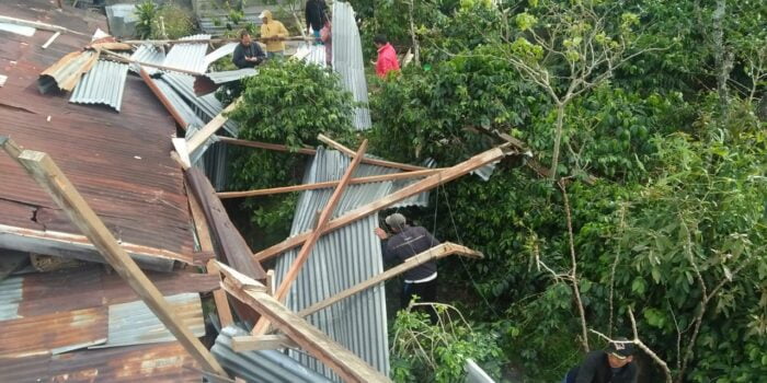 Angin Puting Beliung Rusak Rumah Warga di Tiga Dusun Bener Meriah