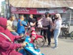 Polsek Kota Kisaran Berbagi Takjil Berbuka Puasa ke Warga