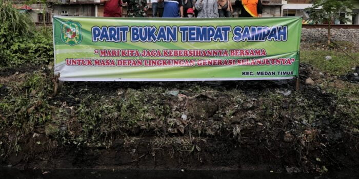 Jajaran Kecamatan Medan Timur Gelar Gotong Royong Massal di Jalan Ampera