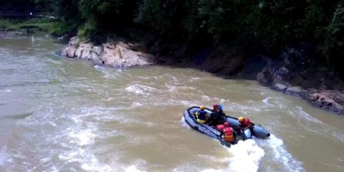 Camat Batang Serangan dan Kapolsek Selusuri Aliran Sungai Batang Serangan
