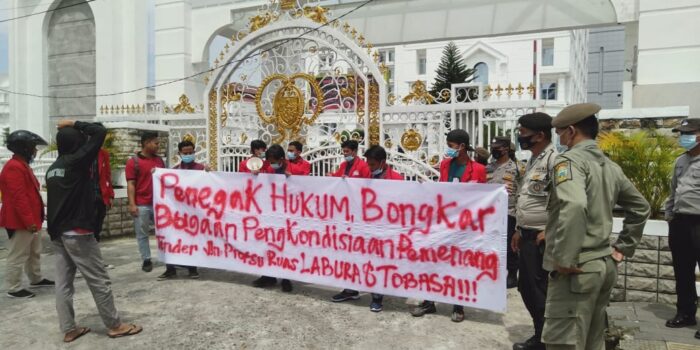 Mahasiswa LIRA Sumut Minta APH Periksa Lelang Jalan Provinsi Ruas Parsoburan – Bts Labura di Toba Samosir