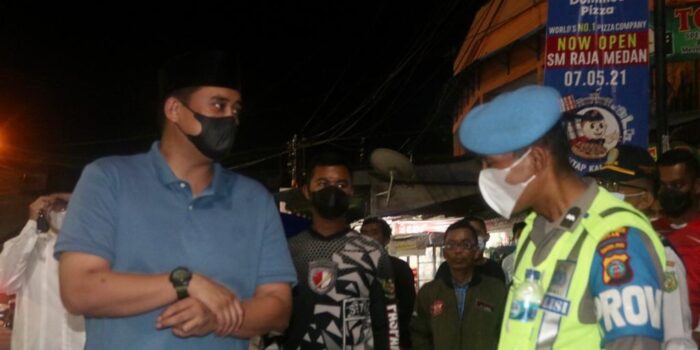 Walikota Berikan Semangat Untuk Petugas Pos Penyekatan Pawai Takbir