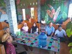Alumni SMPN 1 dan SMAN 1 Sinunukan Makan Bersama dan Halal bi Halal