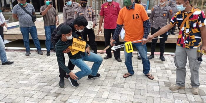 28 Adegan Rekontruksi Ungkap Kronologi Penikaman Ketua Permata GBKP Sukanalu