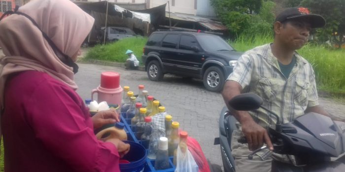 Curhat Penjual Jamu Keliling di Tengah Pandemi Covid-19