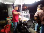 Ukurannya Jumbo, Bakso Goreng Bumbu Pedas Ini Buat Penasaran
