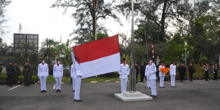 Pemko Langsa Kibarkan Sangsaka Merah Putih Secara Sederhana
